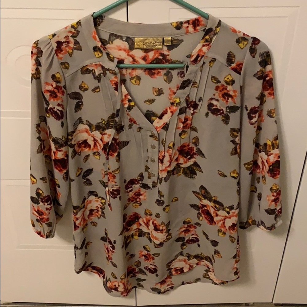 Quarter length dressy blouse